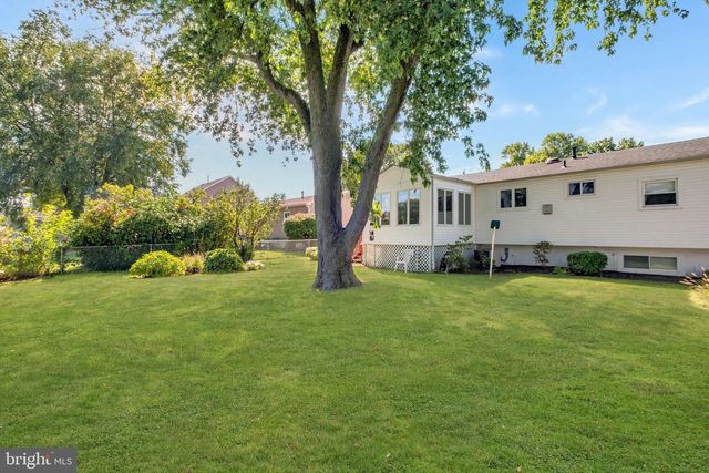 33 ESTATE RD, Lumberton, NJ 08048