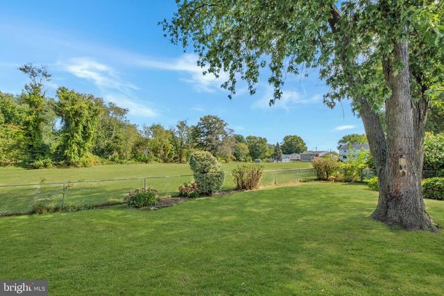 33 ESTATE RD, Lumberton, NJ 08048