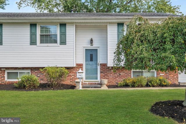 33 ESTATE RD, Lumberton, NJ 08048