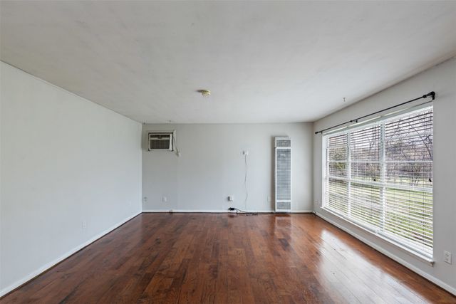 3721 Marks Place, Fort Worth, TX 76116