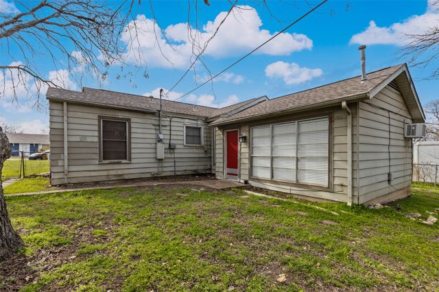 3721 Marks Place, Fort Worth, TX 76116