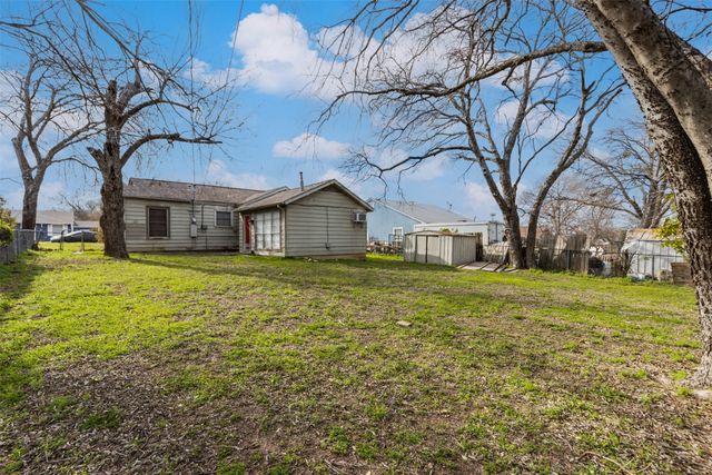 3721 Marks Place, Fort Worth, TX 76116