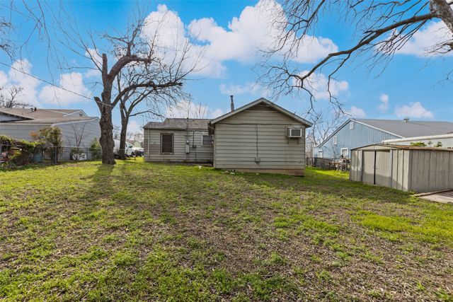 3721 Marks Place, Fort Worth, TX 76116