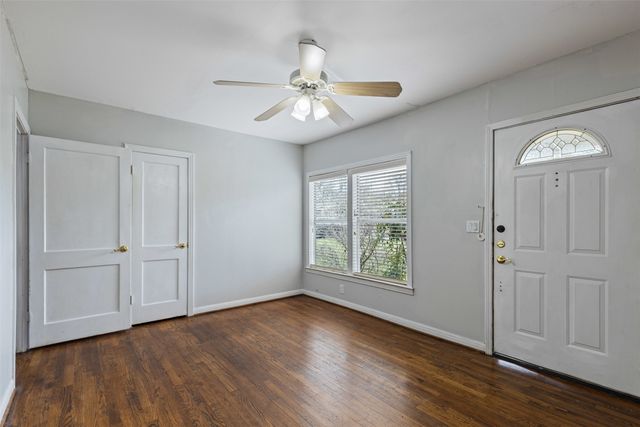 3721 Marks Place, Fort Worth, TX 76116