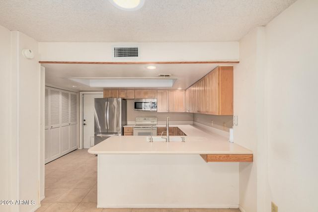 11821 S Tonopah Drive, Phoenix, AZ 85044