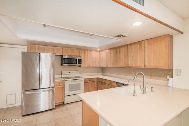 11821 S Tonopah Drive, Phoenix, AZ 85044