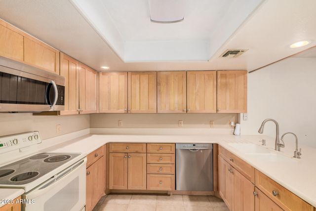 11821 S Tonopah Drive, Phoenix, AZ 85044