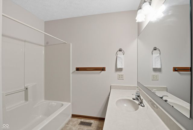 146 Dover Boulevard N, Brownsburg, IN 46112