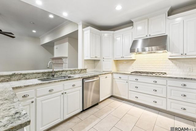 10020 Lake Martha Ct, Baton Rouge, LA 70809