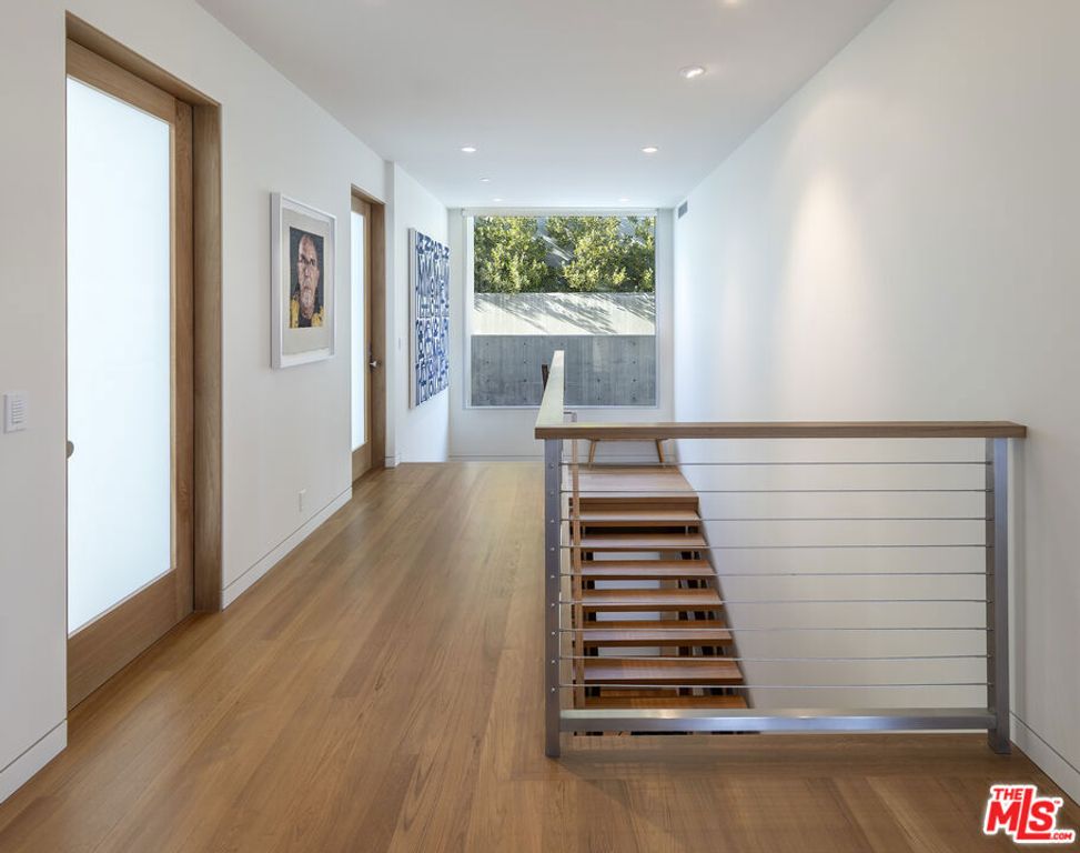 Image 14 of property listing at 24689 Pacific Coast Highway, Malibu, CA 90265