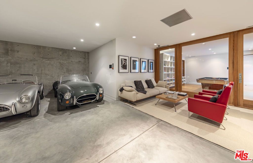 Image 20 of property listing at 24689 Pacific Coast Highway, Malibu, CA 90265