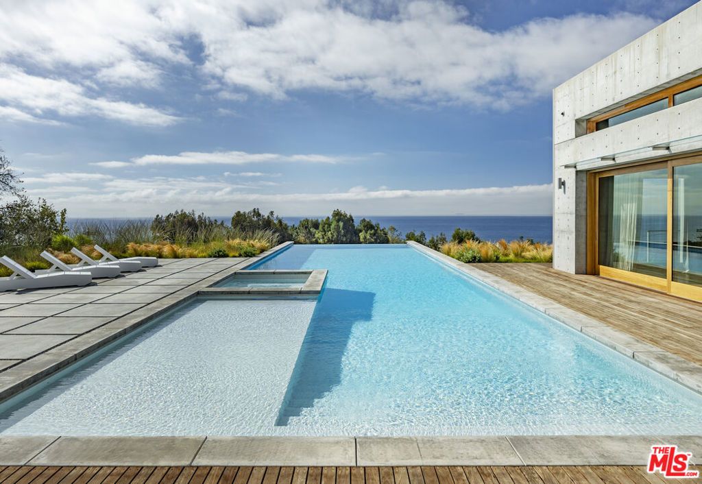 Image 24 of property listing at 24689 Pacific Coast Highway, Malibu, CA 90265