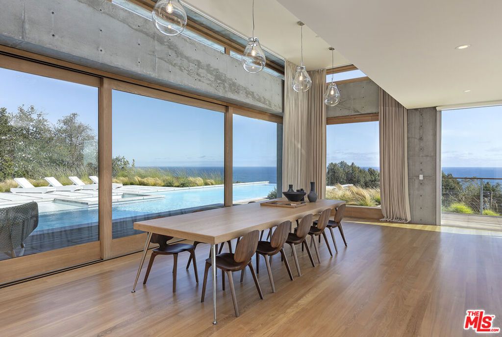 Image 7 of property listing at 24689 Pacific Coast Highway, Malibu, CA 90265