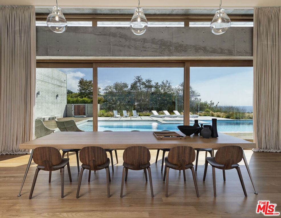 Image 8 of property listing at 24689 Pacific Coast Highway, Malibu, CA 90265