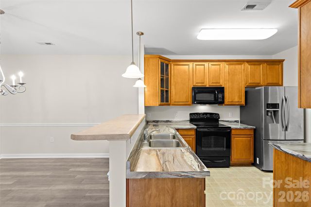 333 Westbend Drive, Charlotte, NC 28262