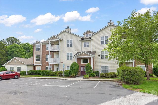 333 Westbend Drive, Charlotte, NC 28262