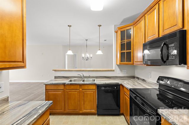 333 Westbend Drive, Charlotte, NC 28262