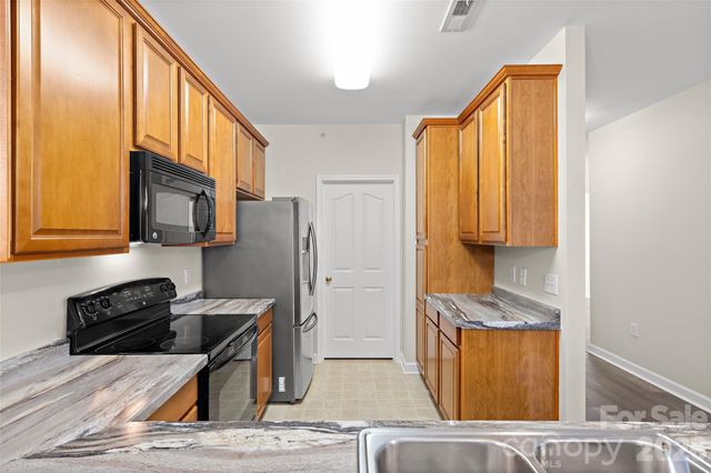 333 Westbend Drive, Charlotte, NC 28262