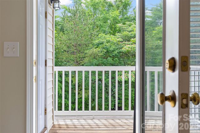 333 Westbend Drive, Charlotte, NC 28262