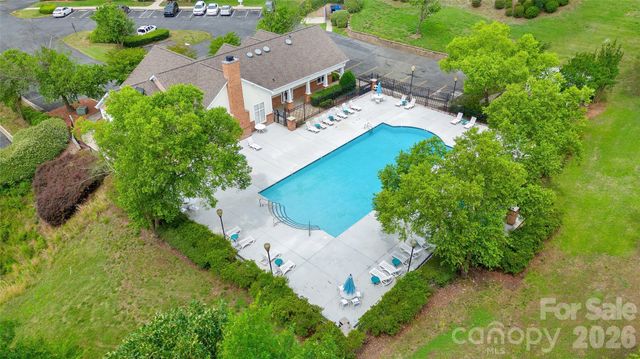 333 Westbend Drive, Charlotte, NC 28262