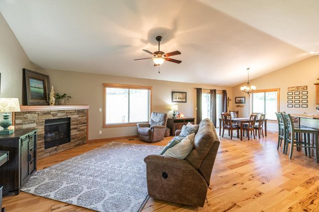 W7534 Sylvester ROAD, Holmen, WI 54636
