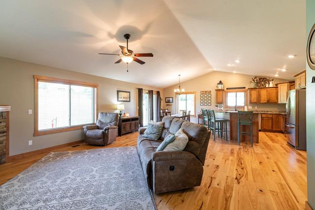 W7534 Sylvester ROAD, Holmen, WI 54636
