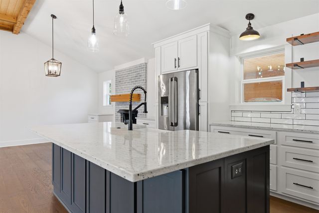 222 BARRETT ST, Bolivar, TN 38008