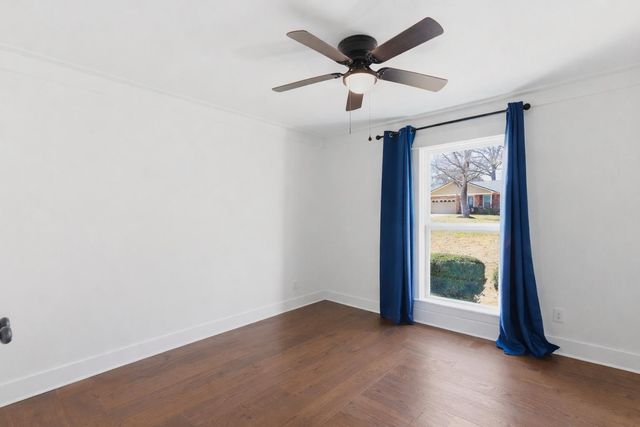 222 BARRETT ST, Bolivar, TN 38008