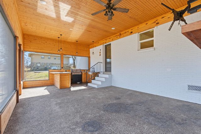 222 BARRETT ST, Bolivar, TN 38008