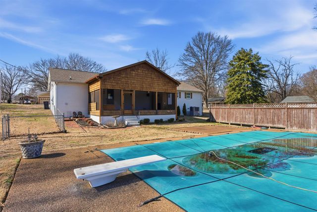 222 BARRETT ST, Bolivar, TN 38008