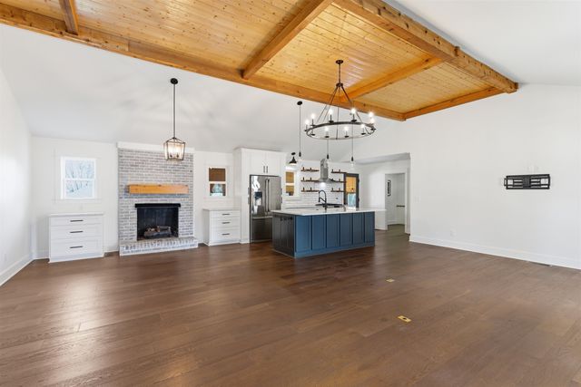 222 BARRETT ST, Bolivar, TN 38008