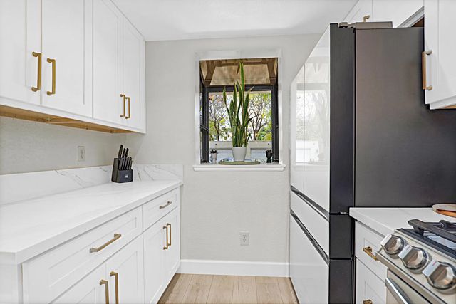 682 Sycamore Avenue, Claremont, CA 91711