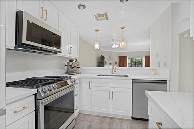 682 Sycamore Avenue, Claremont, CA 91711