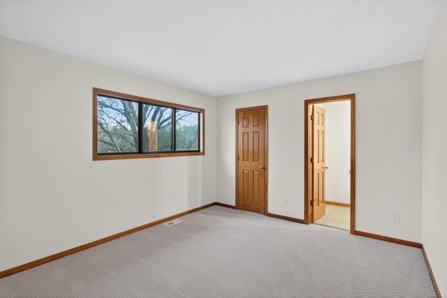 3250 Hill Ridge Drive 82, Eagan, MN 55121