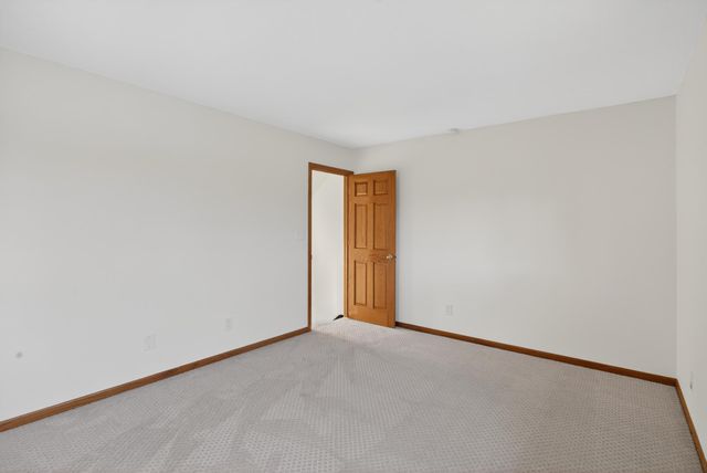 3250 Hill Ridge Drive 82, Eagan, MN 55121