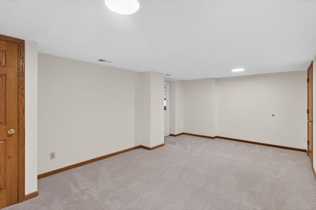 3250 Hill Ridge Drive 82, Eagan, MN 55121
