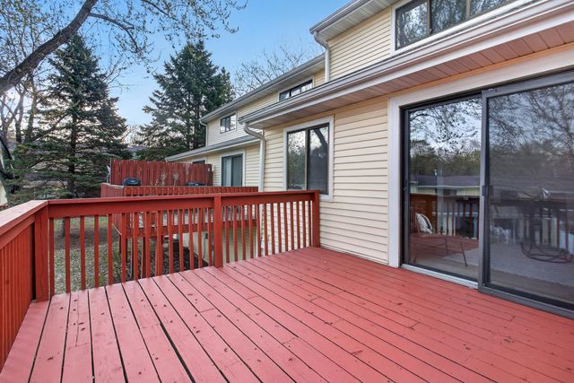 3250 Hill Ridge Drive 82, Eagan, MN 55121