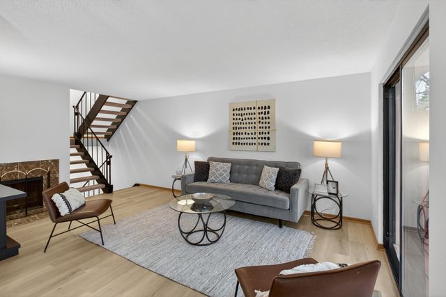 3250 Hill Ridge Drive 82, Eagan, MN 55121