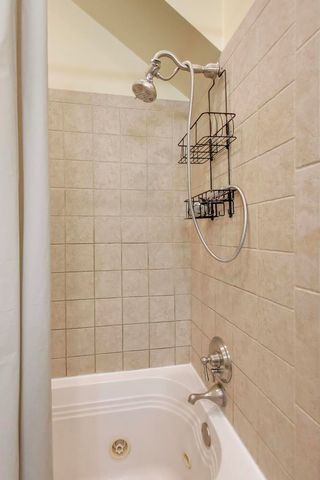 109 S Grove Avenue 1N, Oak Park, IL 60302