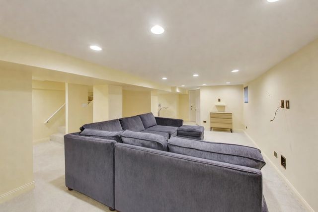 109 S Grove Avenue 1N, Oak Park, IL 60302