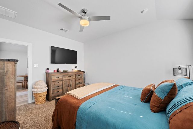 1242 Amistad Loop, College Station, TX 77845