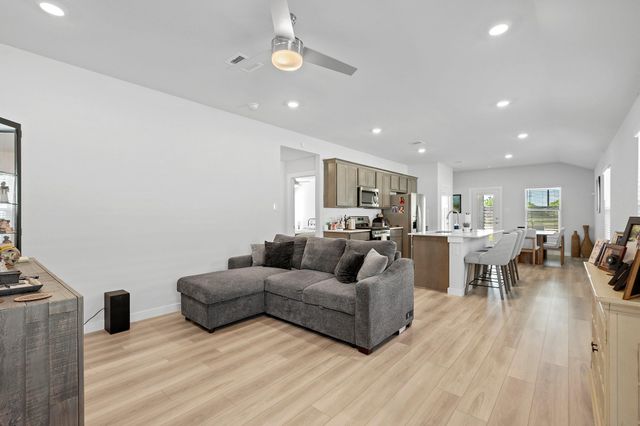 1242 Amistad Loop, College Station, TX 77845