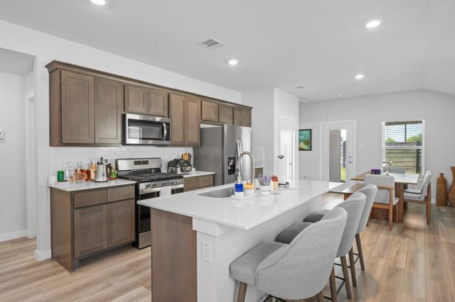 1242 Amistad Loop, College Station, TX 77845