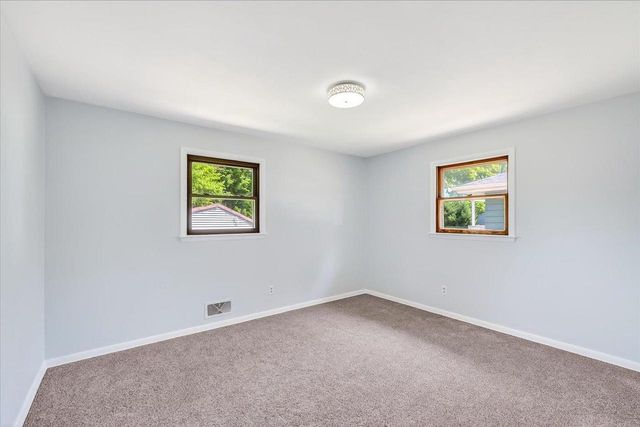 2415 Hyacinth Avenue, Janesville, WI 53545