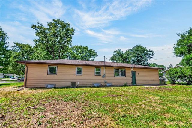 2415 Hyacinth Avenue, Janesville, WI 53545