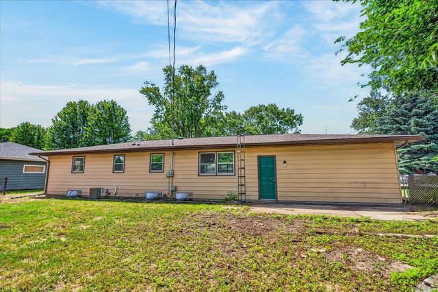 2415 Hyacinth Avenue, Janesville, WI 53545
