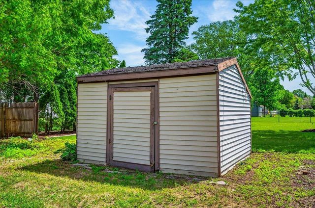 2415 Hyacinth Avenue, Janesville, WI 53545