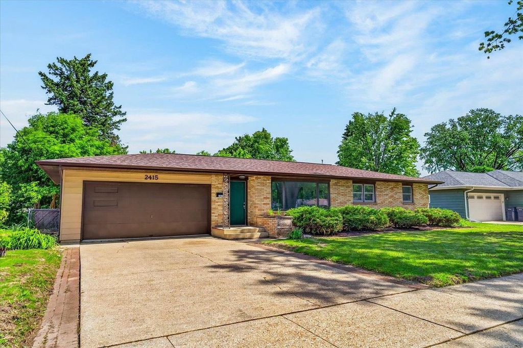 2415 Hyacinth Avenue, Janesville, WI 53545