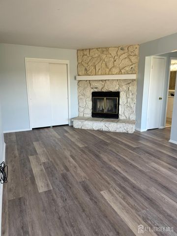 1610 greenhollow Drive, Iselin, NJ 08830