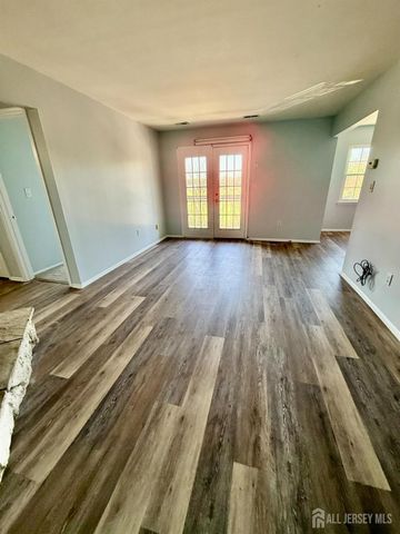 1610 greenhollow Drive, Iselin, NJ 08830